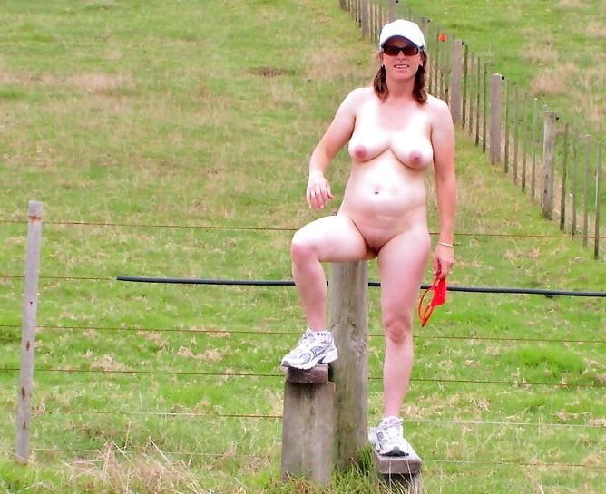 25P Average Looking Women 138