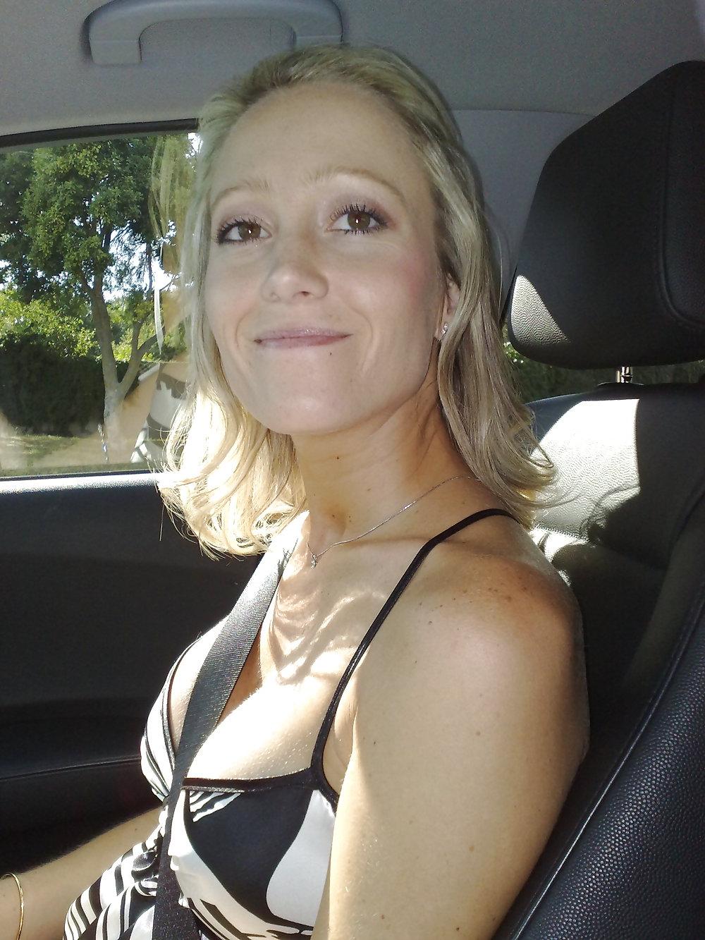 25P Cleavage in car