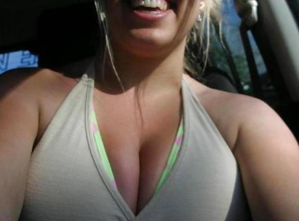 25P Cleavage in car