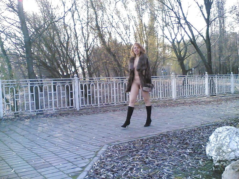 25P Nude under fur coat 10