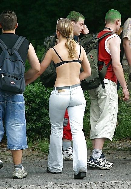 10P Candid asses