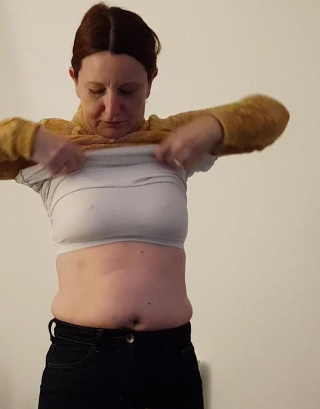 22P Full frontal... belly buttons!!  Mesmerising!!! Thanks
