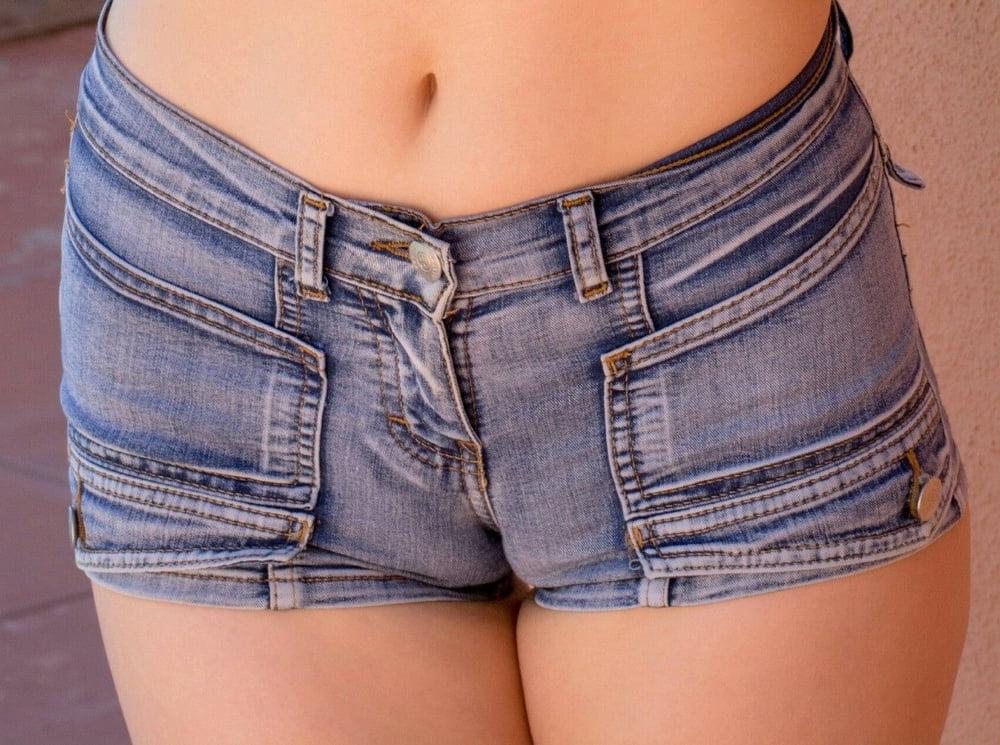 25P Camel Toe 26
