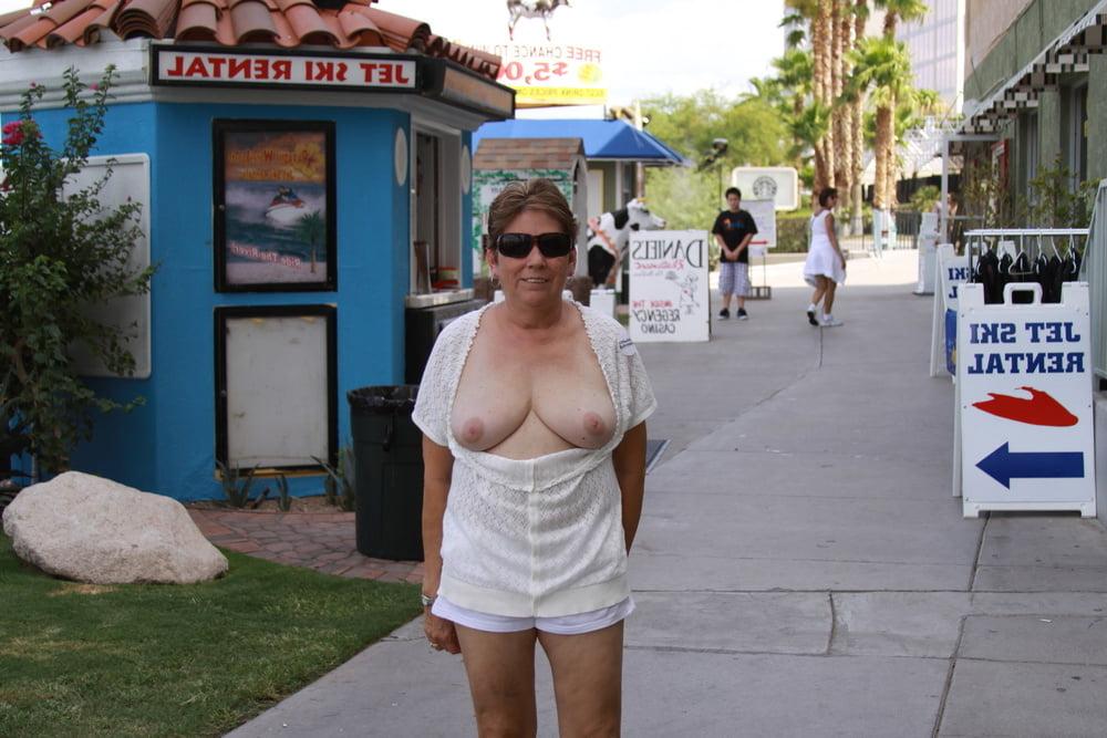 25P Show me your tits 119.