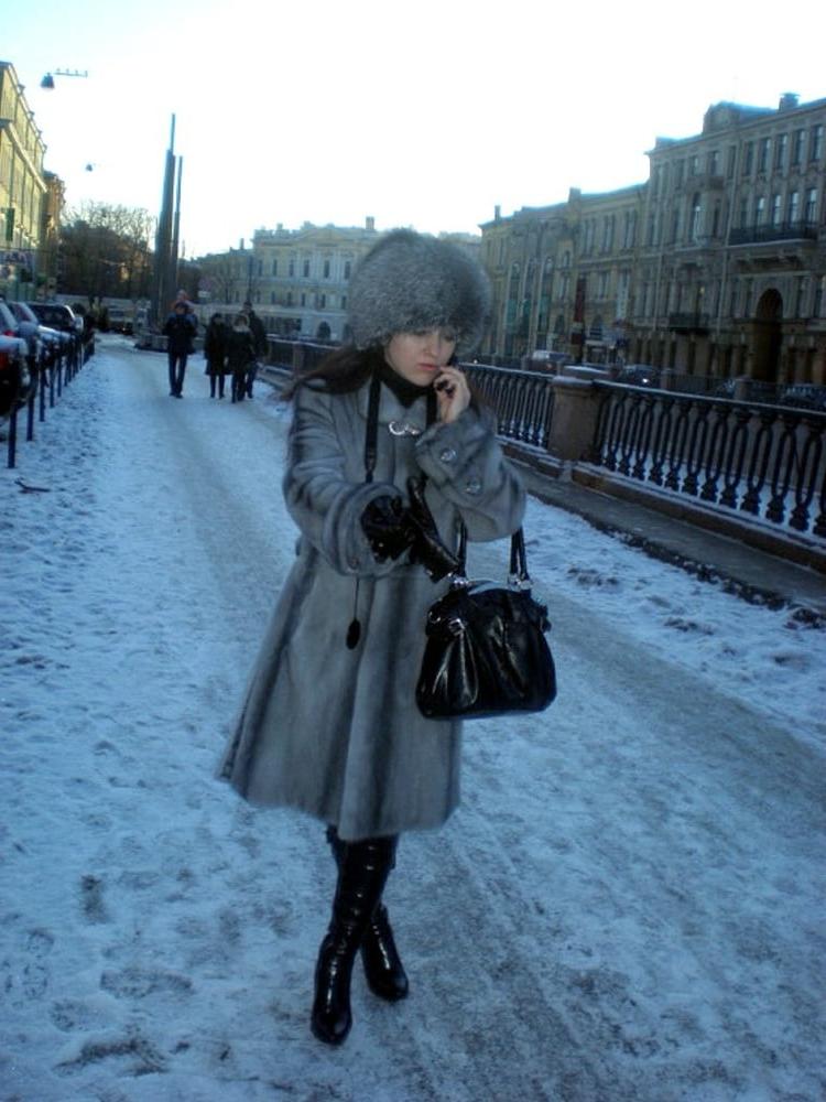 25P woman in fur coat 26