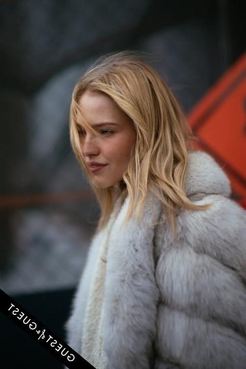 25P woman in fur coat 26