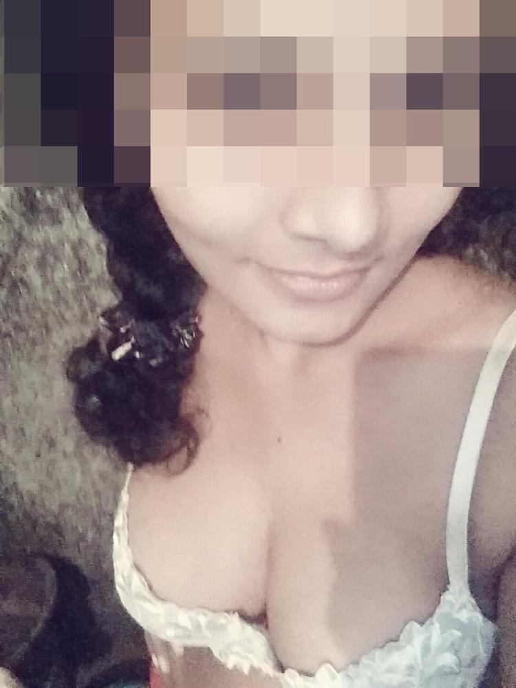 21P Sri Lankan Girl Friend 02