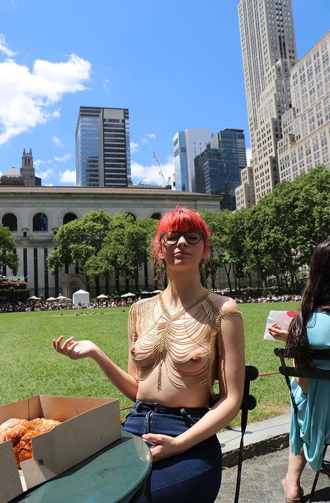 25P Show me your tits 121.