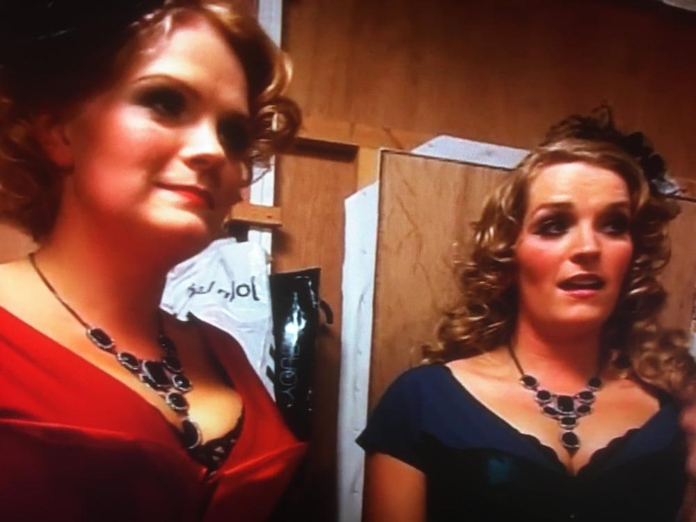 25P Suzy and Jeannie's Catwalk Show