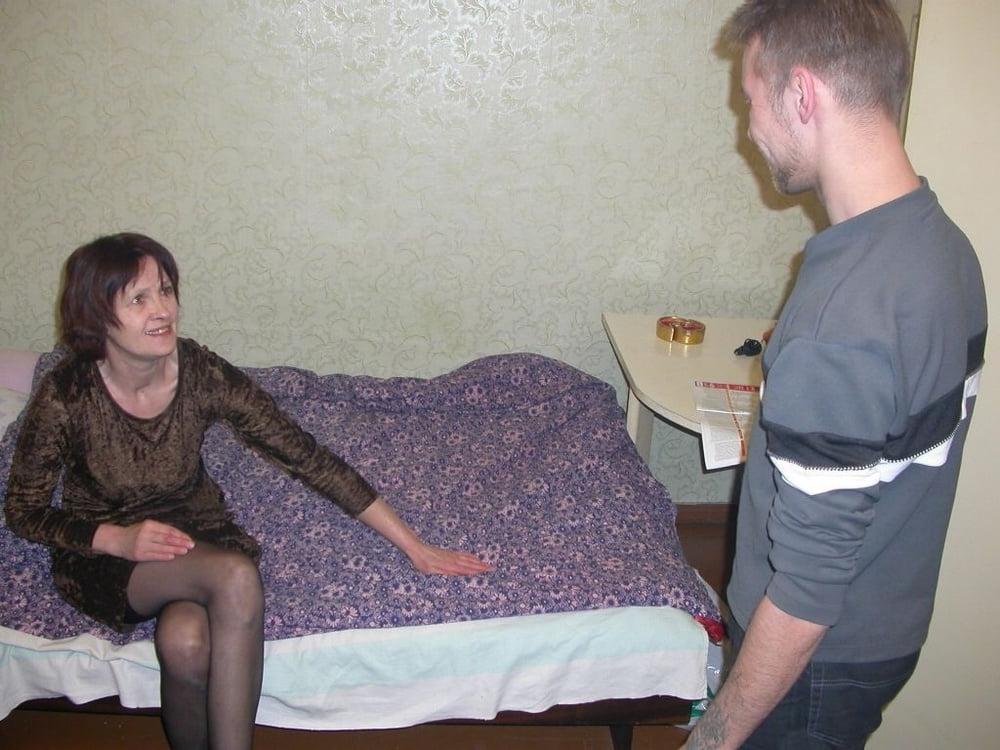 25P Older and hot 141 (Russian mom)