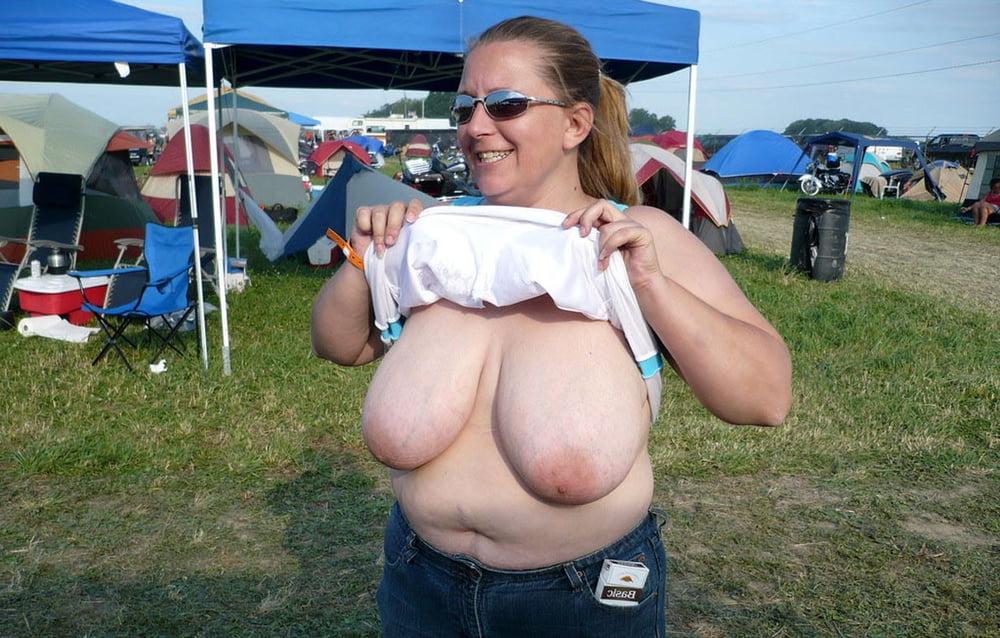 25P Show me your tits 117.