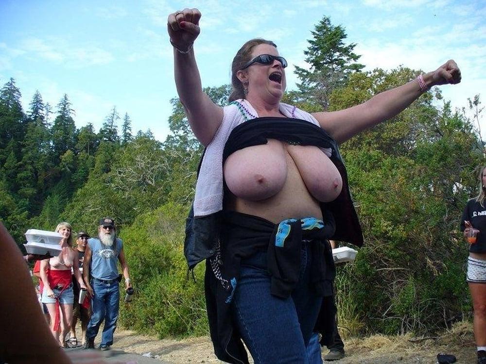 25P Show me your tits 117.