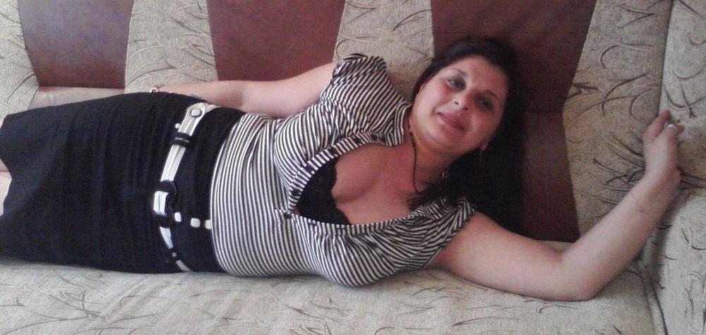 25P ROU ROMANIAN MILFS 64 ROMANIAN HOUSEWIFE