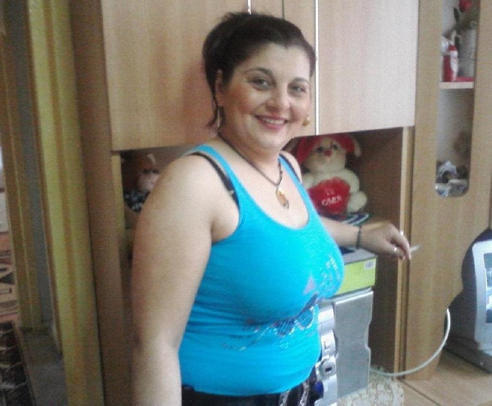 25P ROU ROMANIAN MILFS 64 ROMANIAN HOUSEWIFE