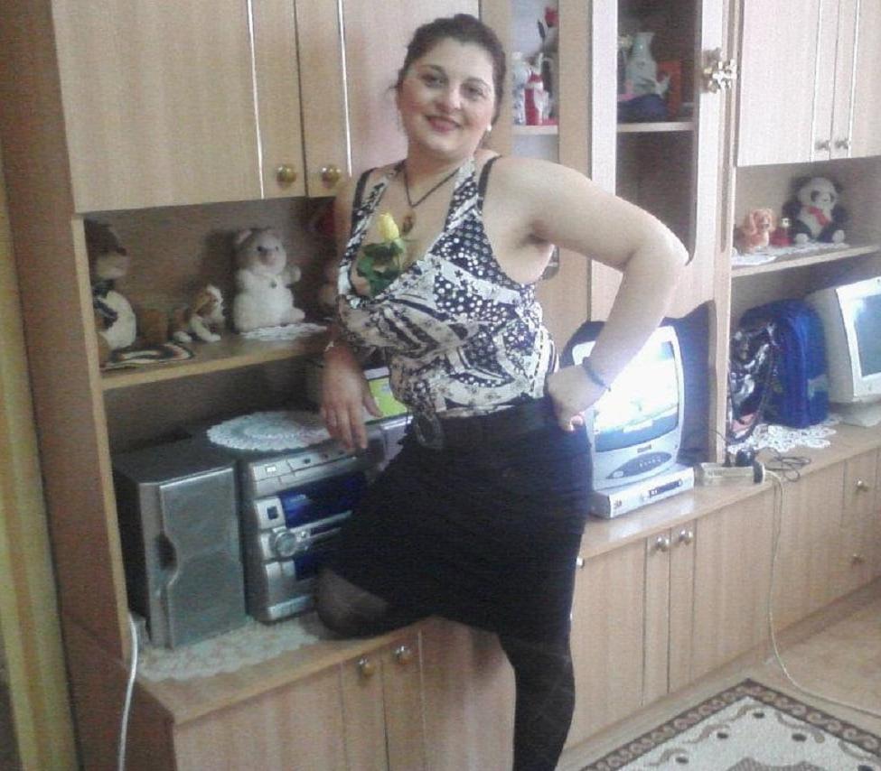 25P ROU ROMANIAN MILFS 64 ROMANIAN HOUSEWIFE