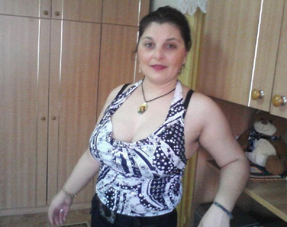 25P ROU ROMANIAN MILFS 64 ROMANIAN HOUSEWIFE