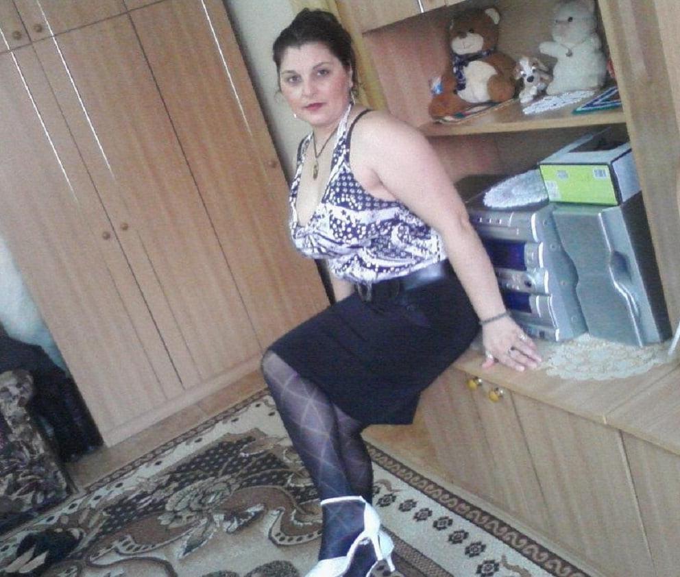 25P ROU ROMANIAN MILFS 64 ROMANIAN HOUSEWIFE