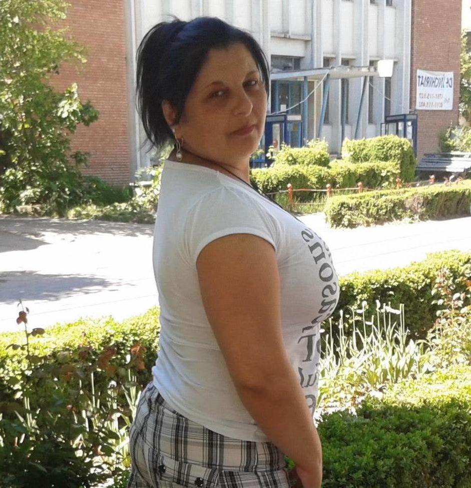 25P ROU ROMANIAN MILFS 64 ROMANIAN HOUSEWIFE