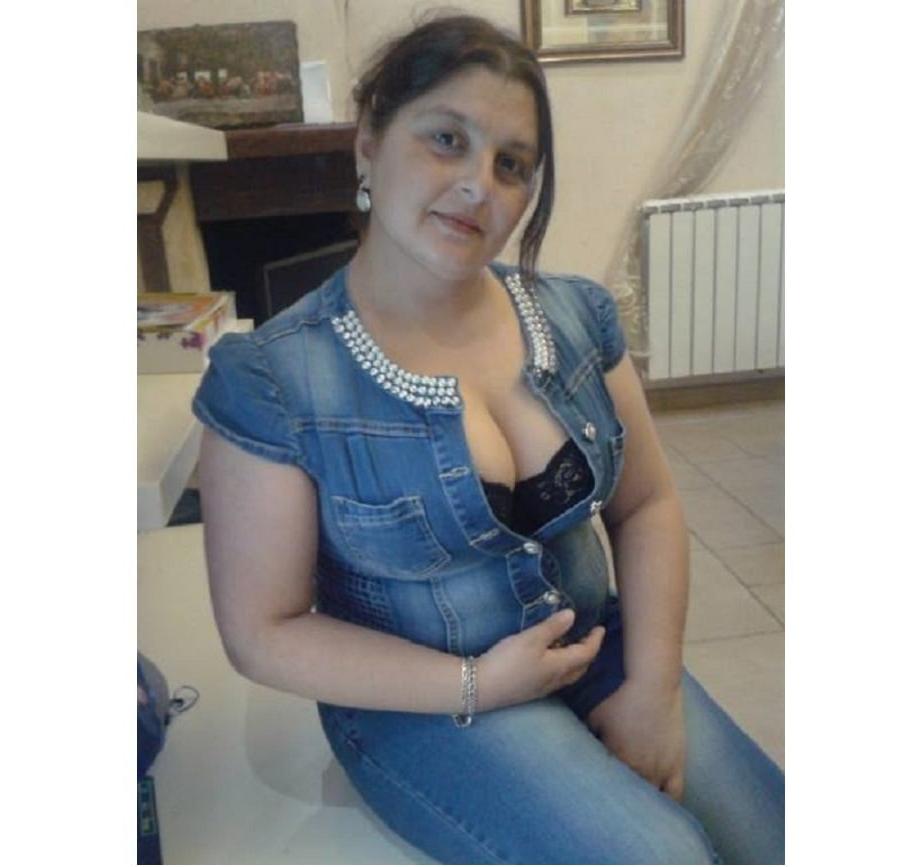 25P ROU ROMANIAN MILFS 64 ROMANIAN HOUSEWIFE