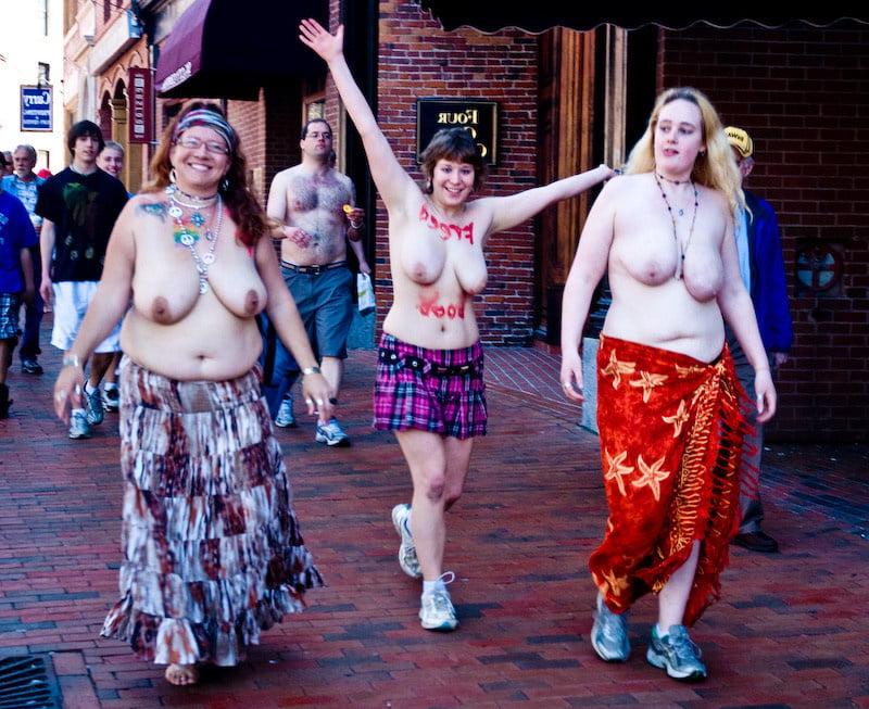 25P Show me your tits 113.