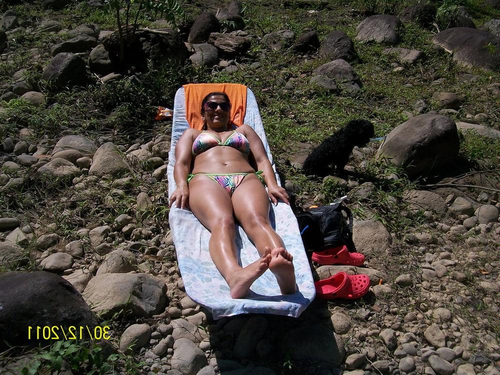 25P 3. Costa Rican couple