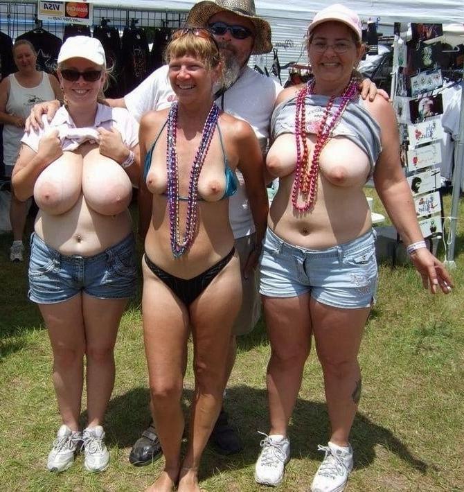 25P Show me your tits 110.