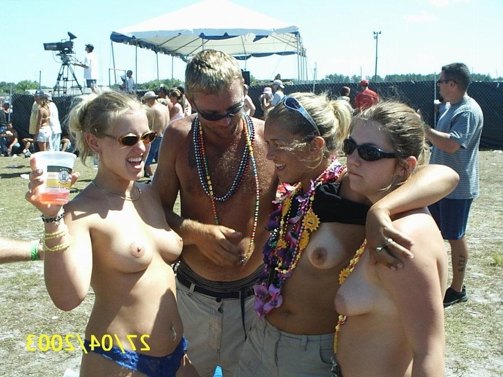 25P Show me your tits 110.