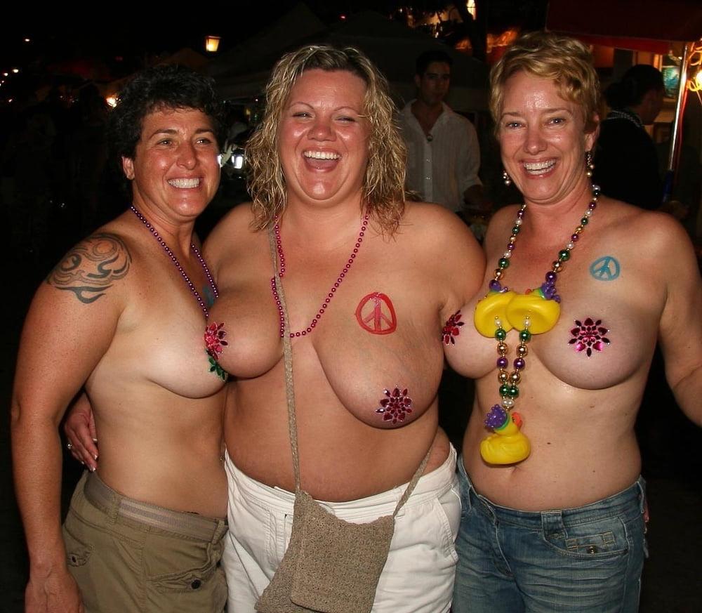 25P Show me your tits 110.