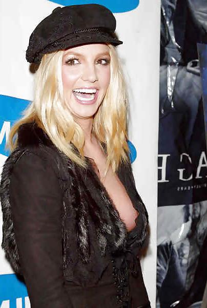 25P Britney Spears BOOBS PUSSY SHOTS