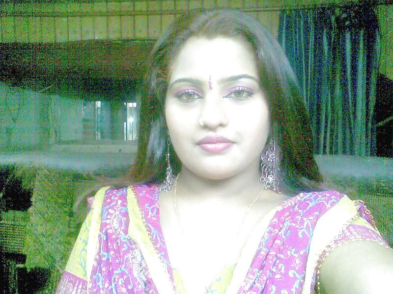 11P Indian hot and sexy housewife
