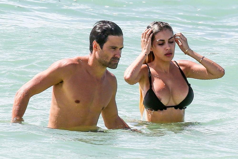 25P Show me your tits 105.