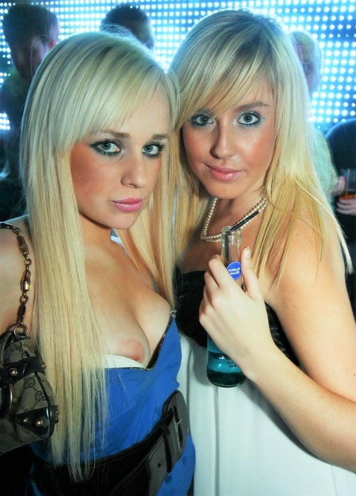 25P Show me your tits 105.