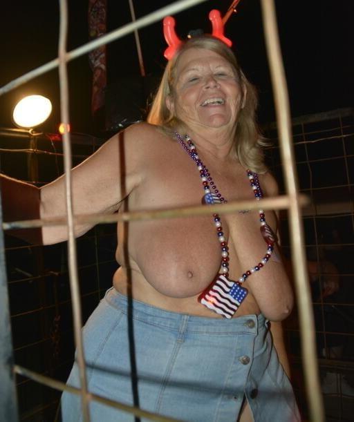 25P Show me your tits 087.
