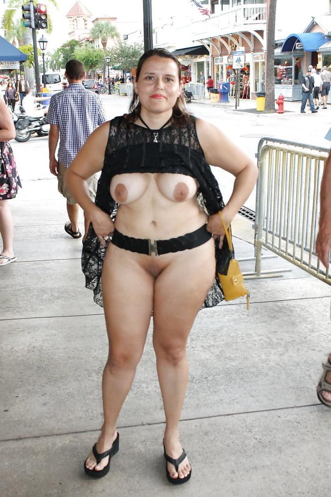 25P Show me your tits 098.