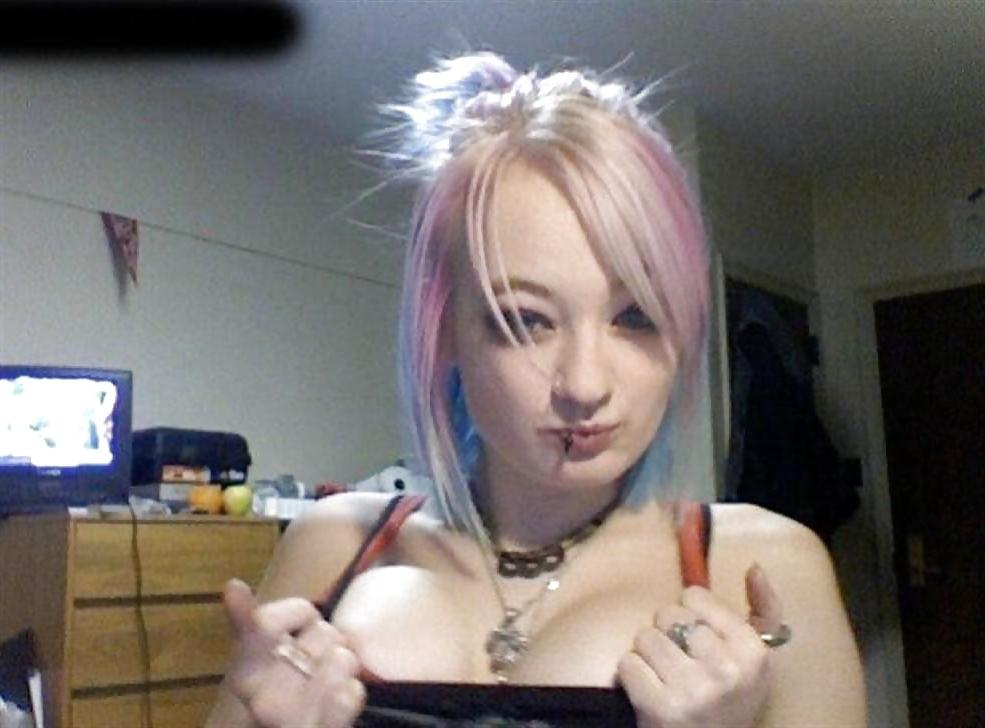 24P Very Hot Emo Cam Babe