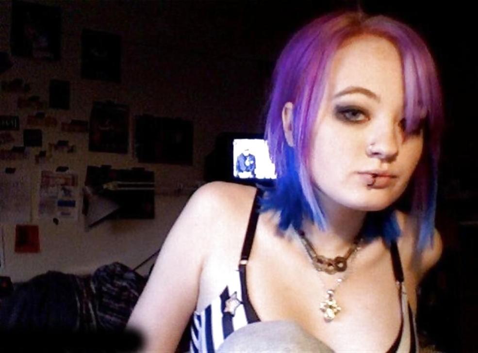 24P Very Hot Emo Cam Babe