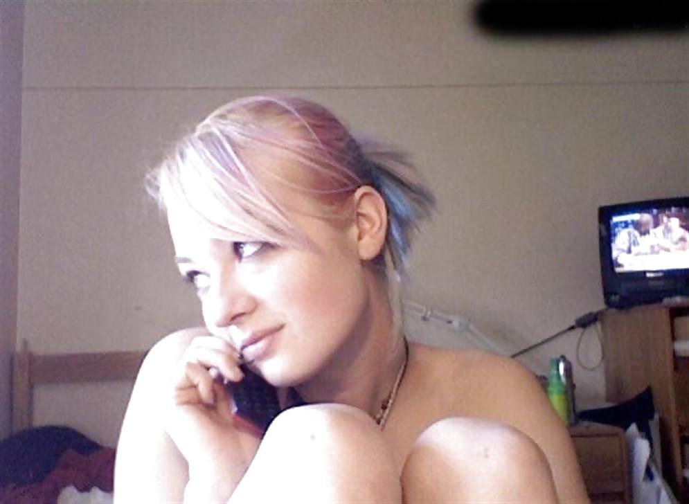 24P Very Hot Emo Cam Babe