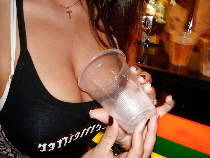 25P Hooters girl + Friends 