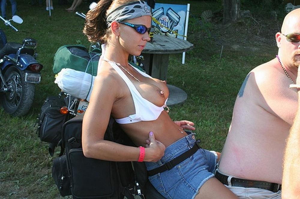 25P Show me your tits 100.