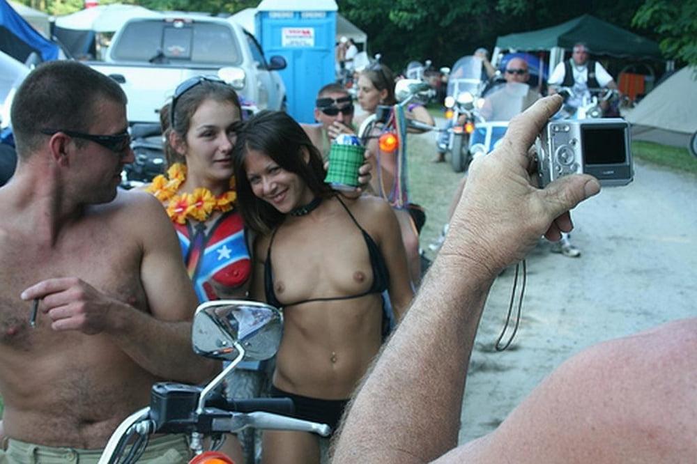 25P Show me your tits 100.
