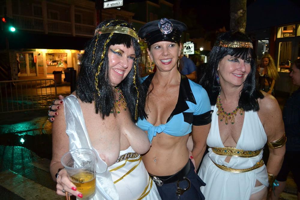 25P Show me your tits 088.
