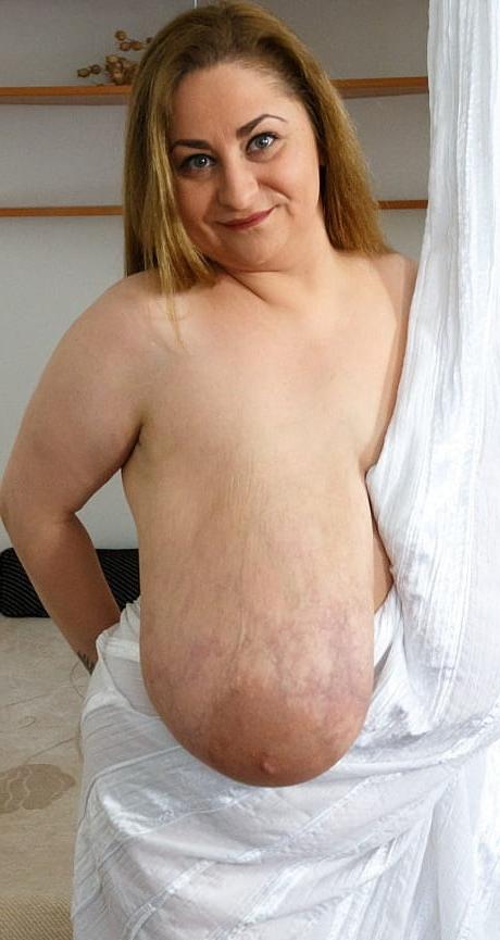 25P Show me your tits 081.