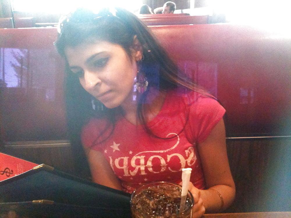 17P Desi NRI couple outdoor flashing (107)