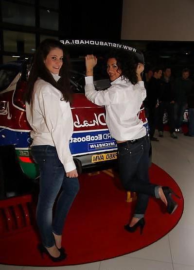 22P Sexy Girls at the Car Show