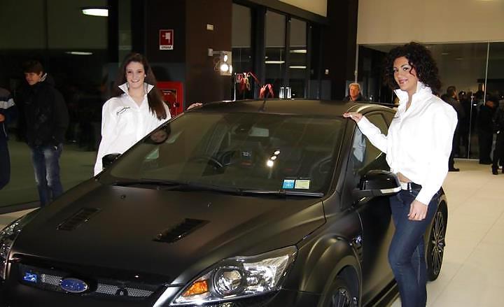 22P Sexy Girls at the Car Show