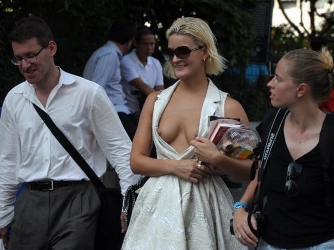 25P Show me your tits 083.