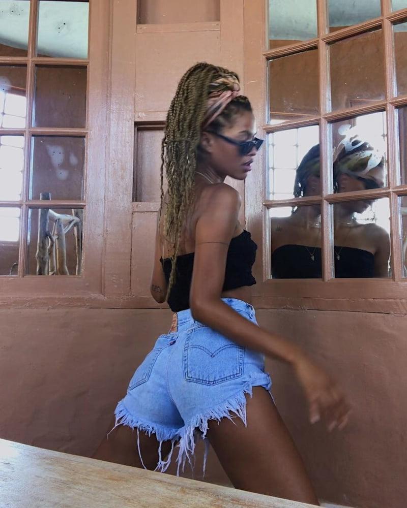 25P Denim shorts 23