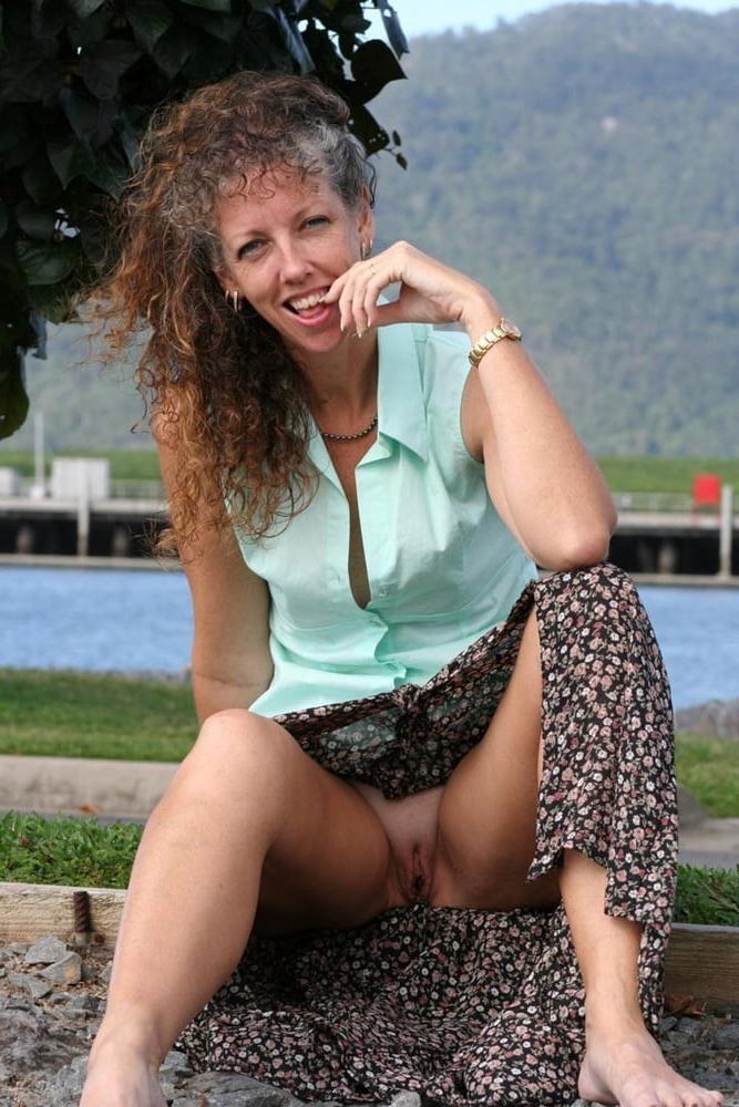 25P Older and hot 088 (No pants)