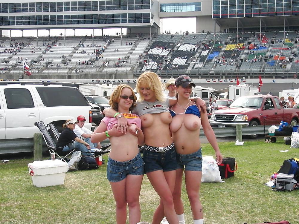 25P Show me your tits 080.