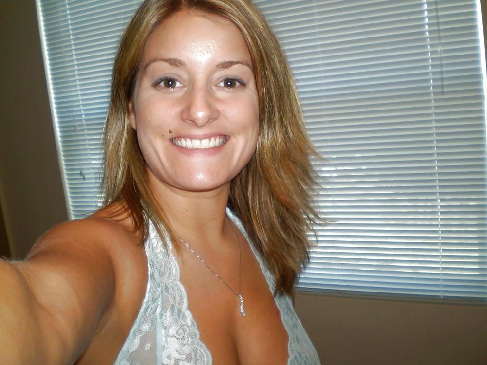 19P Hot housewife mix